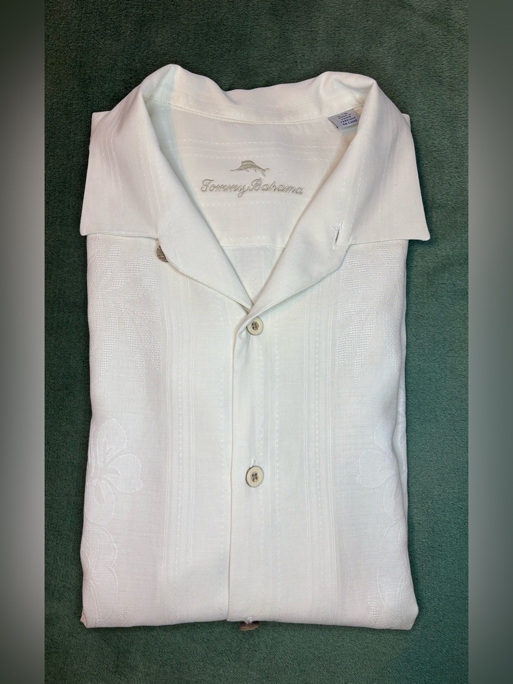 Tommy Bahama White Silk Embroidered Short-Sleeve Camp Shirt, Size: L. (6393)